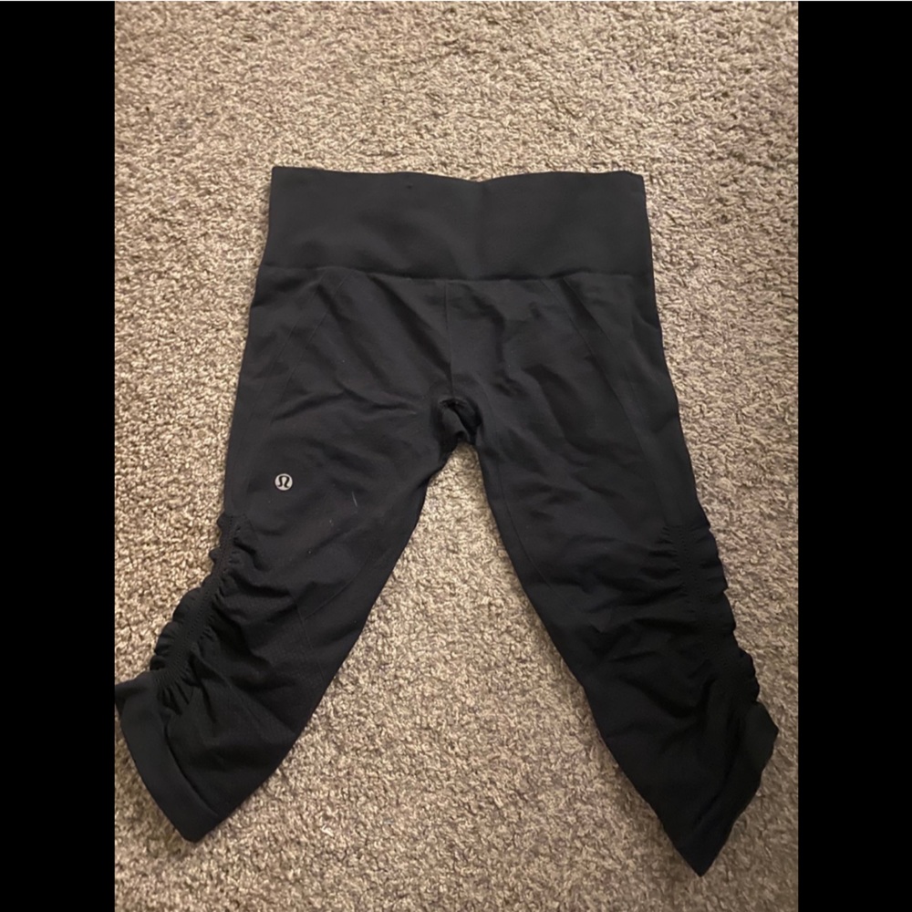 Lululemon leggings size 6